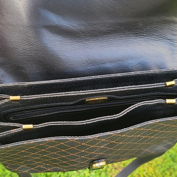 GUC Bally Crossbody - Picture 2 of 12